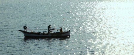 Fischerstrategie im Change Management (Quelle:piqs.de: "Fisherboot vor Korsika"@Nessquick )